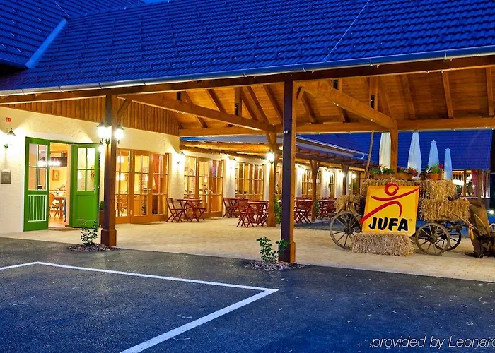 酒店 Jufa Tieschen