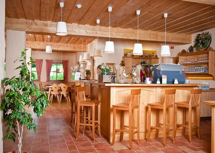 Отель Jufa Tieschen